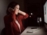 Көктем, махаббат және нейрожелілер: Танысу сайттарында алаяқтар жасанды интеллектіні қалай пайдаланады?
