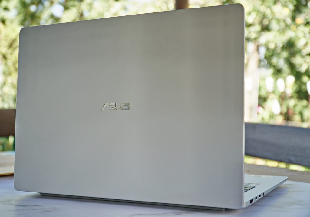 Обзор ASUS Vivobook S16. Большой экран и большие возможности