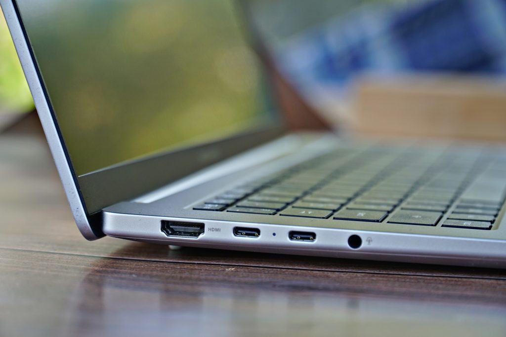 Обзор ASUS Vivobook S16. Большой экран и большие возможности