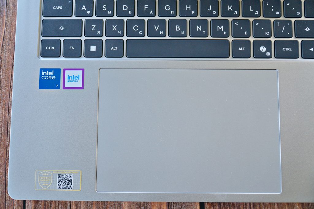 Обзор ASUS Vivobook S16. Большой экран и большие возможности