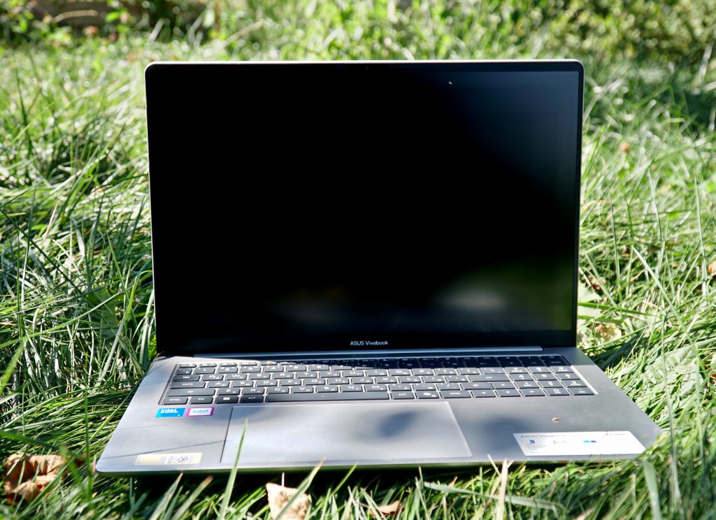 Обзор ASUS Vivobook S16. Большой экран и большие возможности