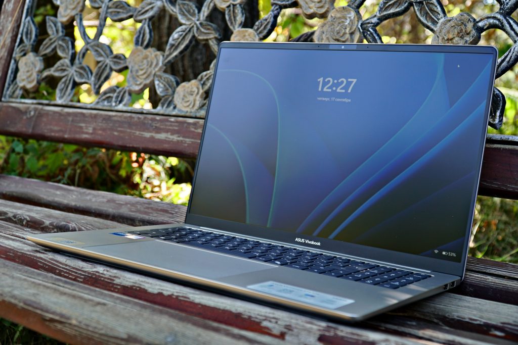 Обзор ASUS Vivobook S16. Большой экран и большие возможности