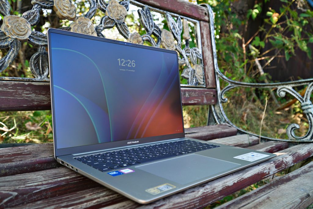 Обзор ASUS Vivobook S16. Большой экран и большие возможности