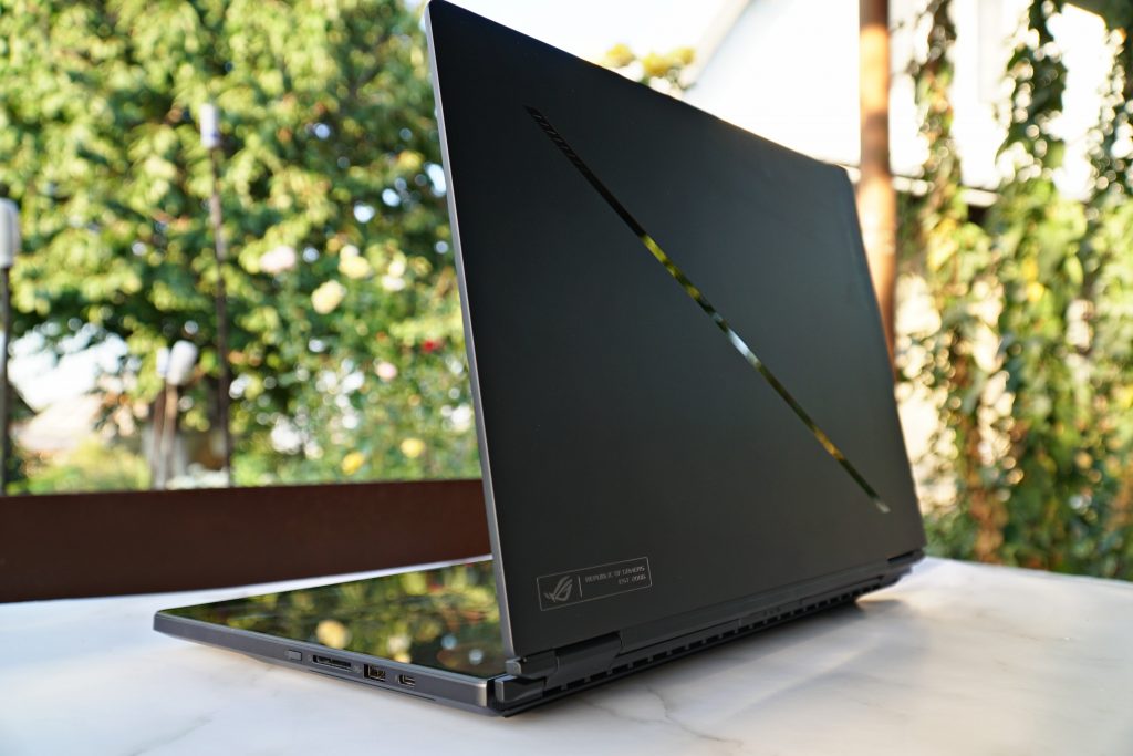 ASUS ROG Zephyrus Duo GX651А. Один ноутбук, пять сценариев