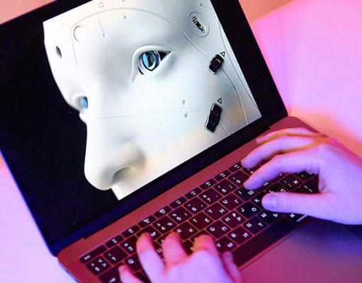 OpenAI қауіпсіздікке қатысты алаңдаушылыққа байланысты жаңа моделінің шығарылымын кейінге қалдырды