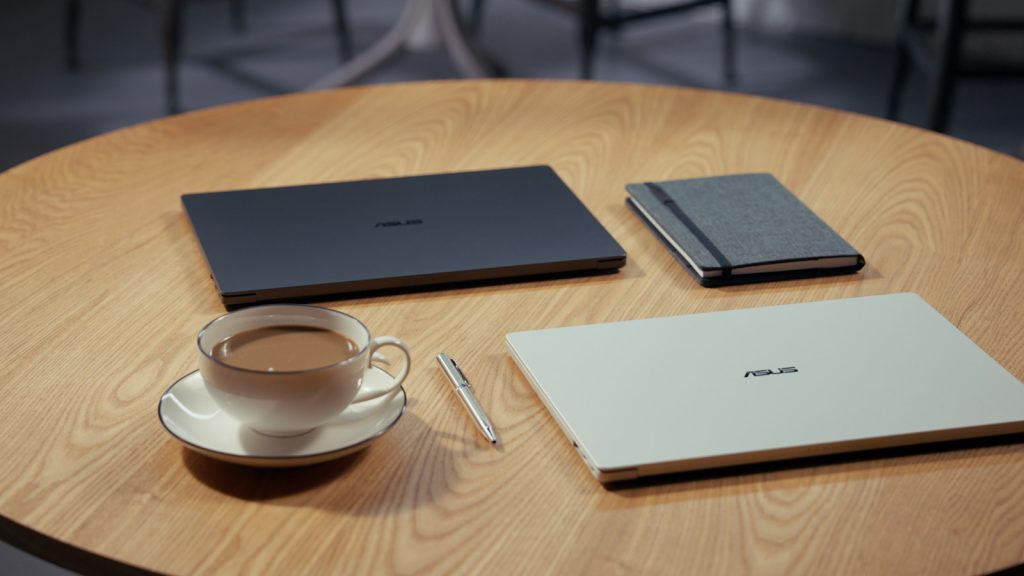 ASUS представляет ExpertBook A7 – изысканный дизайн, ультратонкий цельнометаллический корпус, высокая производительность и непревзойденная надежность