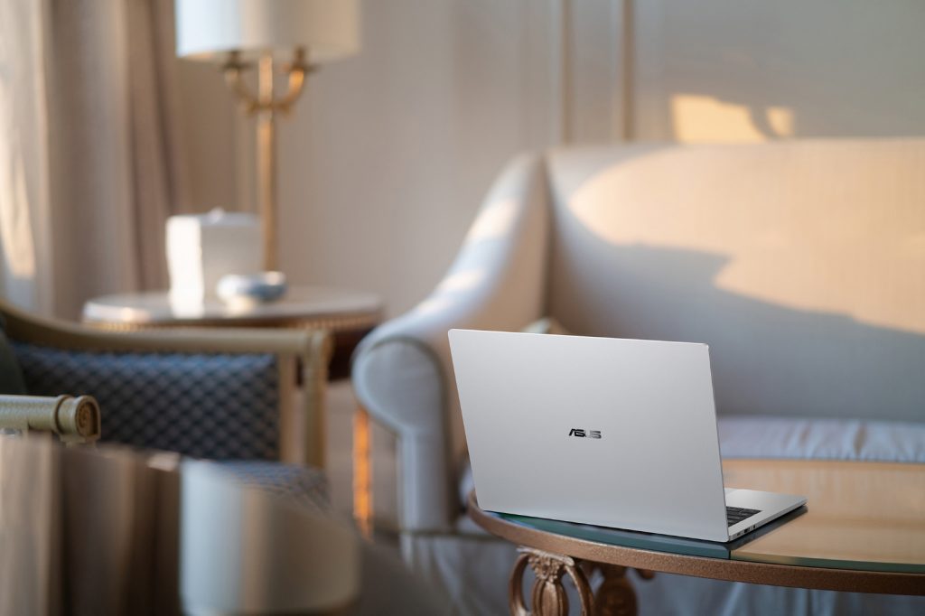 ASUS представляет ExpertBook A7 – изысканный дизайн, ультратонкий цельнометаллический корпус, высокая производительность и непревзойденная надежность